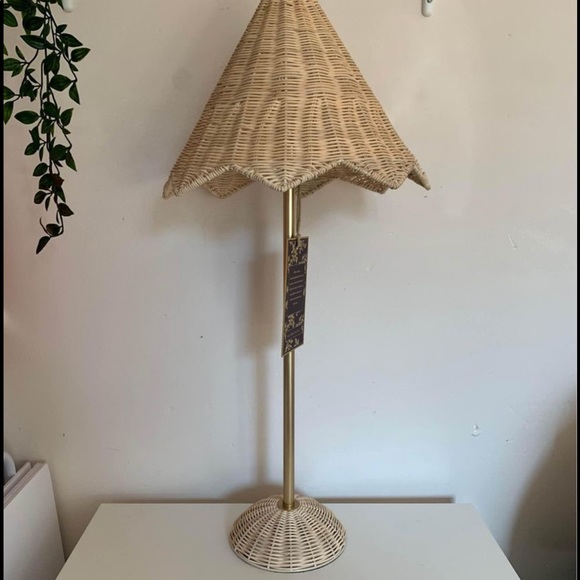 🎉HP🎊 Two Lillian August rattan lamps - Picture 5 of 7